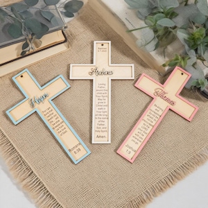 Personalisiertes Baby Holz Taufe Kreuz, Schlafgebetskreuz, Mädchen oder Jungen Taufe, Taufgeschenk für Kind, Baby Widmung Geschenk