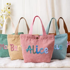 Bolso de pana bordado personalizado — Regalo para damas de honor, bolso con nombre personalizado, imprescindible para el día a día y para el fin de semana, regalo de Navidad para ella