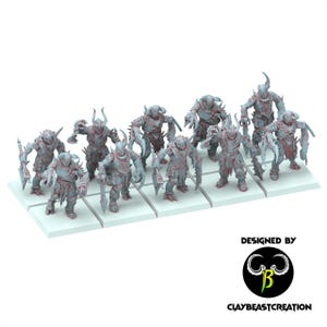 Puede incluir: Un conjunto de diez figuras de monstruos de fantasía azul pálido con cascos con cuernos, manos con garras y cuerpos blindados, cada una sobre una base cuadrada. El texto DESIGNED BY CLAYBEASTCREATION es visible en la esquina inferior derecha.