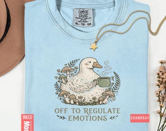 Para regular las emociones / Cottagecore Goblincore Whimsical Goose Tee