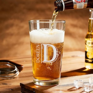 Personalisierte Biergläser, Pintglas mit Gravur, Barware für Ihn, Vatertagsgeschenk von Tochter Sohn, Trauzeuge Vorschlag Geschenkidee
