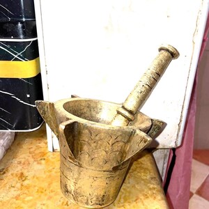 Mortier et pilon juifs antiques marocains en laiton | Mehraz de plus de 100 ans | Moulin à épices berbère en cuivre