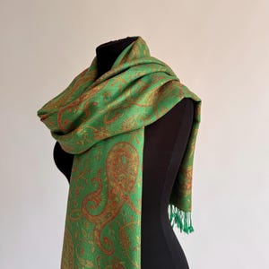 Green Paisley Pashmina Silk Blend Shawl – Large Elegant Scarf | Soft Lightweight Wrap for Travel & Gifting