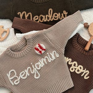 Maglione per neonati personalizzato ricamato a mano: regalo con nome personalizzato, maglione per neonati personalizzato ricamato a mano, maglione con nome per neonati personalizzato