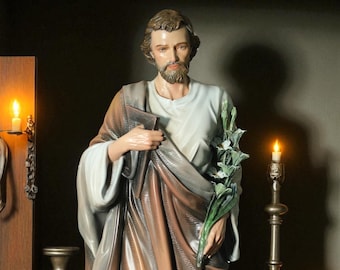 Handgeschilderd Sint-Jozefbeeld met lelie: antiek beeldje van steen en hars (43 cm)