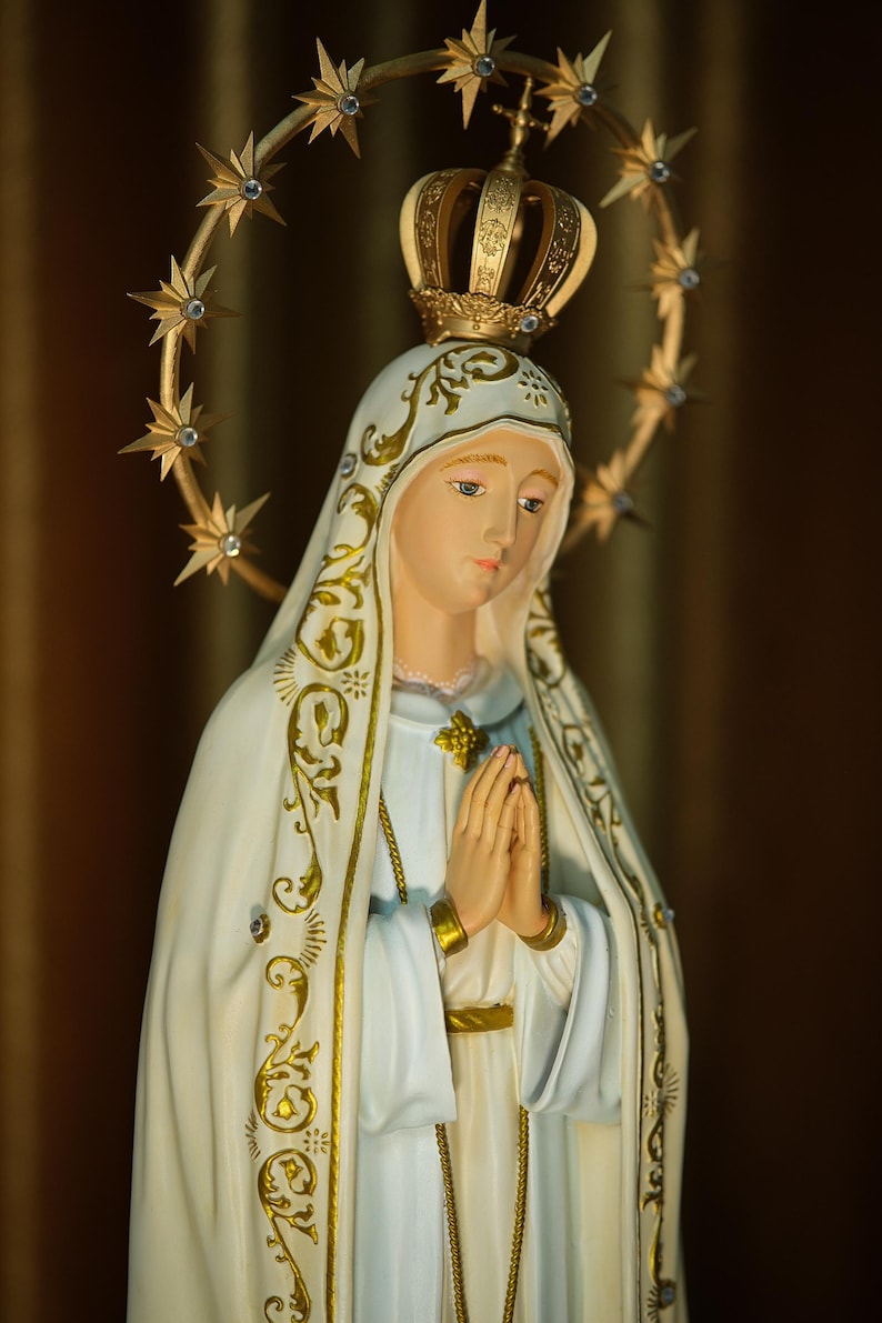 Our Lady of Fatima Statue – Handcrafted Catholic Decor with Crown & 12-Star Halo – Antique Finish, Home Altar or Faith Gift Yellow