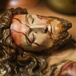 Statue de la mise au tombeau de Jésus fabriquée à la main : figurine catholique de style antique image 16