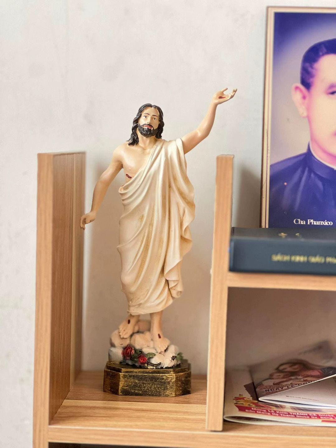 Easter Christ Statue, Tabletop Statue, Christmas Gift, Wooden Statue, Handmade Gift, Handmade Home Decor, Easter Gift