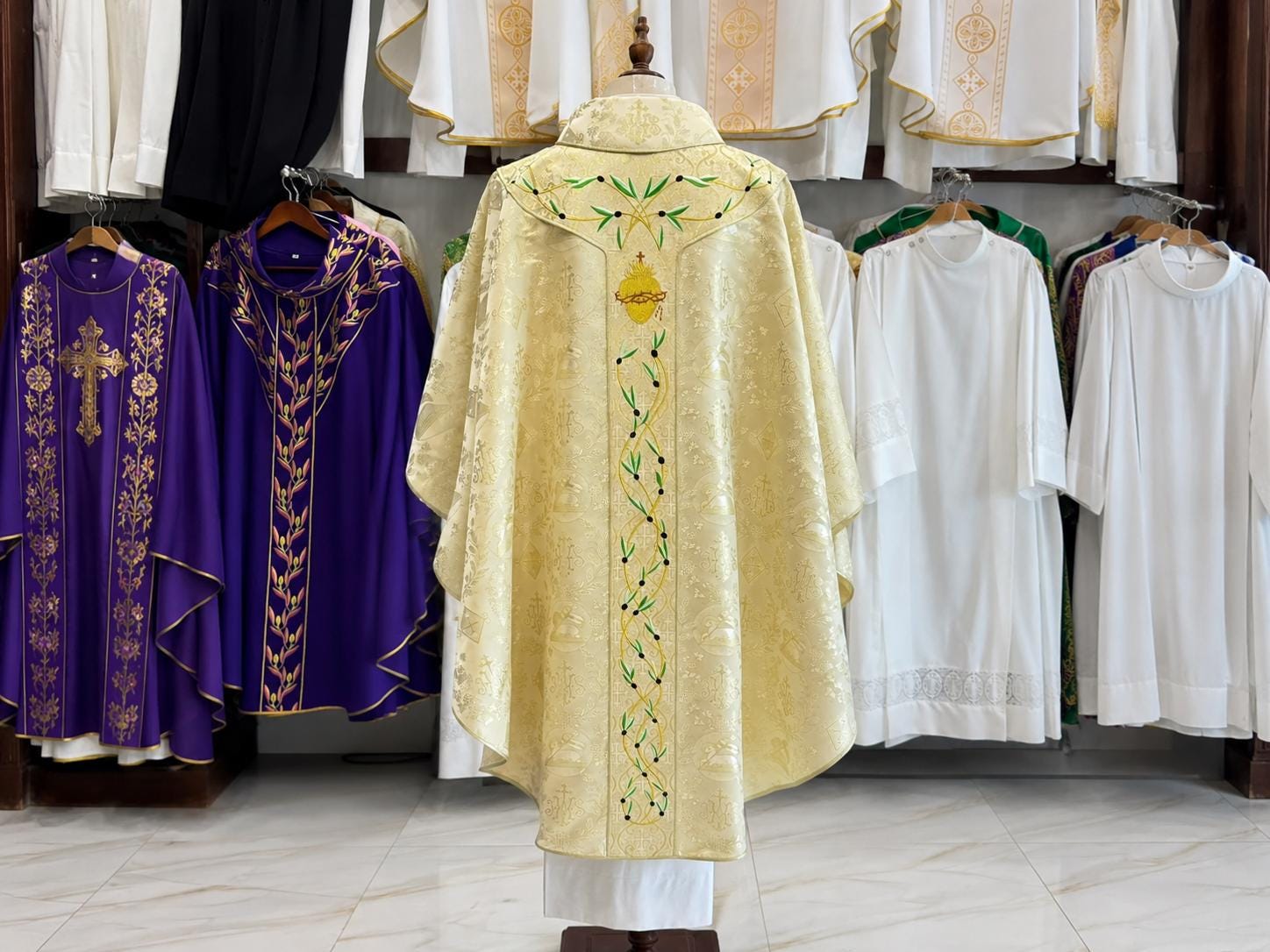 Custom Embroidered Gold White Catholic Chasuble Vestment – Liturgical ...
