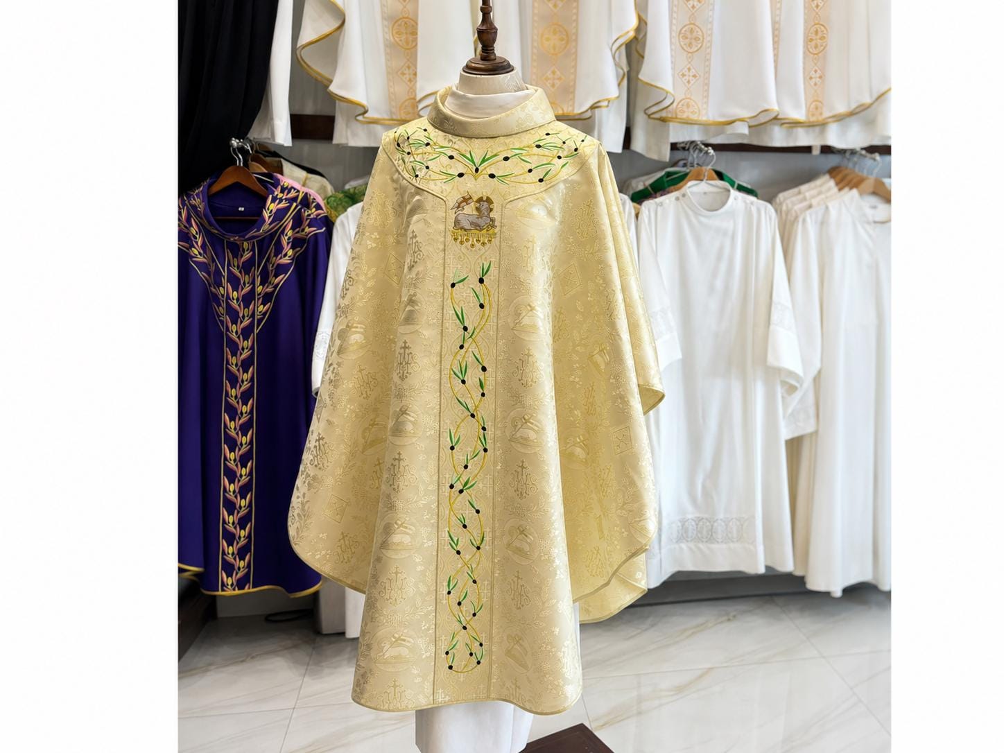 Custom Embroidered Gold White Catholic Chasuble Vestment – Liturgical ...