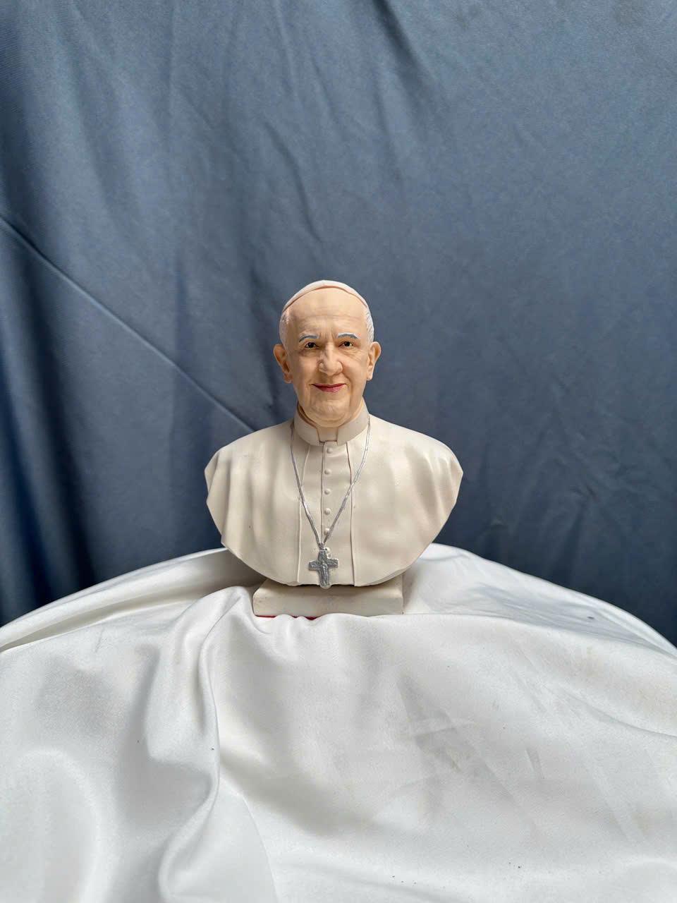 Pope Francis Bust, Life Size Religious Statue, Catholic Christian Gifts, Church Supplies, Christian Gifts, Wooden Statue