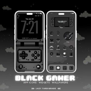 Könnte beinhalten: Ein schwarz-weißer Telefonbildschirm zeigt eine benutzerdefinierte Oberfläche mit einem Game Boy-Thema. Der Sperrbildschirm zeigt Uhrzeit und Datum an. Der Startbildschirm zeigt App-Symbole, Widgets und ein Plattenspieler-Widget. Der Text "BLACK GAMER" befindet sich unten.