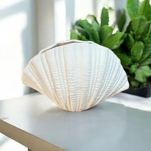 Ceramic Seashell Vase, Coastal Decor, Shell Shaped Vase, Beach Style Vase, Ocean Decor, White Ceramic Vase, Mussel Vase
