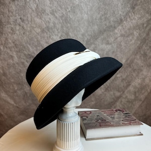 Audrey Hepburn Wool Hat, French Cloche Hat, Vintage British Style, Flattering Fisherman Hat, Audrey Hepburn Style, Gift for Mom