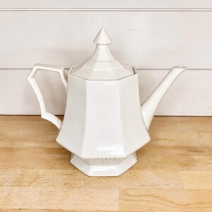 Vintage Independence Ironstone koffiepot | Witte Ironstone in Engelse stijl | Keukendecoratie in Europese cottage-stijl