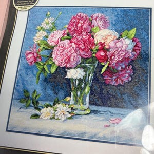 Cross Stitch Kit Dimensions – “Bouquet for Mary” (70-35295)
