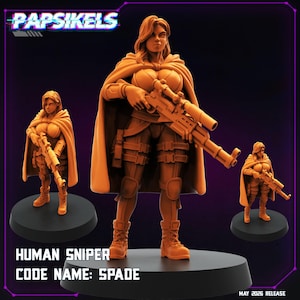 Könnte beinhalten: 3D-gedruckte Figur eines menschlichen Scharfschützen, der ein Gewehr hält. Die Figur trägt taktische Ausrüstung und einen Umhang. Die Texte "Papsikels", "Human Sniper", "Code Name: Spade" und "May 2026 Release" sind sichtbar.