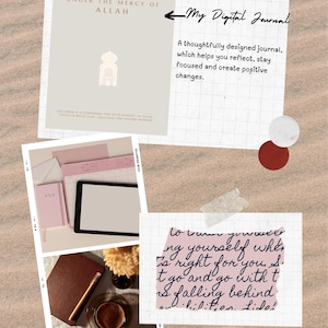 Könnte beinhalten: Ein digitales Journal mit beigem Einband, dem Text Under the Mercy of Allah und einem Moschee-Bogen-Symbol. Enthält einen rosa Planer, ein Tablet, ein braunes Notizbuch mit goldenem Stift, eine Tasse Kaffee und handschriftlichen Text auf kariertem Papier.
