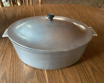 Teglia da forno vintage anni '50 in alluminio pressofuso pesante, tipo pentola olandese