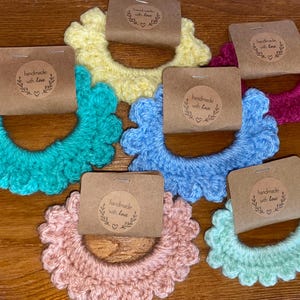Crochet scrunchie with petal detail frilly edges