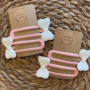 Large bow detail hair clips