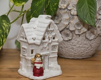 Vintage porseleinen witte huis kerstkandelaar met engelbeeldje – kersthuisdecoratie, lantaarn voor verzamelaars