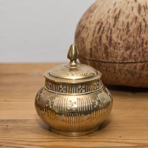 Vintage Etched Brass Trinket Box, Ornate Brass Storage Container, Decorative Jewelry Box, Small Metal Keepsake Box, Vintage Home Decor