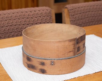 Setaccio per farina vintage in legno curvato – Decorazione rustica per la cucina in stile fattoria – Setaccio per cereali antico – Setaccio in legno primitivo