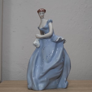 Vintage Royal Dux Porcelain Lady Figurine – Elegant Woman With Handkerchief, Mid-Century Collectible Statue, Czechoslovakia Porcelain