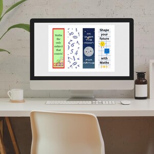 Op de afbeelding: Een computerscherm toont drie bladwijzers met wiskundethema's. Eén bladwijzer luidt: "Maths the only subject that counts!" Een andere zegt: "I'm over the moon for Maths." De derde zegt: "Shape your future with Maths."