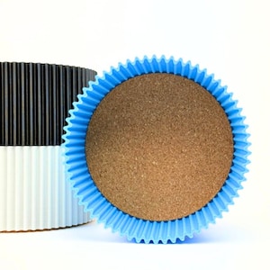 Organizzatore di gioielli da scrivania colorato: base in sughero, contenitore ecologico