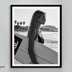 Surfer Girl with Surfboard Print. Black and White Art, Vintage Wall Art, Retro Wall Print, Summer Home Wall Art, DOWNLOAD, PRINTABLE Art
