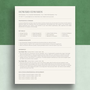 Può includere: Un modello di curriculum vitae professionale con il nome "Howard Edwards" in alto. Il documento include sezioni per un riepilogo professionale, competenze chiave, punti salienti della carriera, esperienza e istruzione. Lo sfondo è beige chiaro.