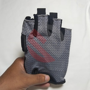 Breathable Mesh & Suede Gym Gloves Lightweight Fitness and Cycling Gloves for Men and Women Fingerless gymnastics Gloves Anti-Slip
