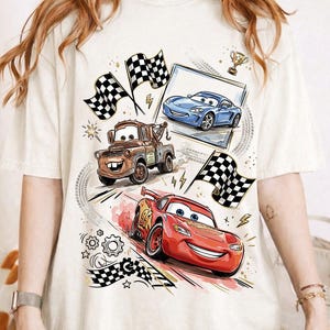 Saetta McQueen png, maglietta da corsa Disney Cars, maglietta del carro attrezzi Mater, compleanno Pixar Cars, maglietta per bambini con auto da corsa