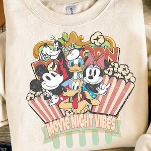 Retro Disney Movie Night T-shirt – Mickey, Minnie, Donald, Goofy, Pluto – vintage cartoon popcorn-T-shirt