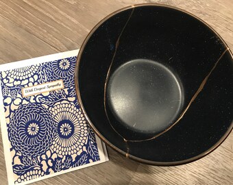 Handmade Kintsugi Ceramic Bowl – White Glossy Art Pottery, Decorative Round Bowl Gift Set