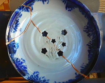 Kintsugi Kintsukuroi handmade bowl flowers blue white
