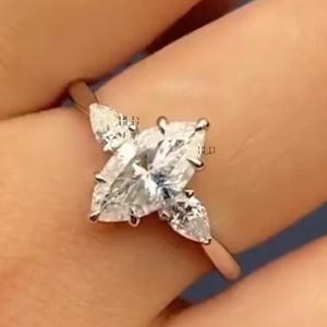1.5CT Marquise Cut Moissanite Drei Stein Verlobungsring 14K Gold Trilogy Style Wedding Ring Minimalist Ring für Versprechen Geschenk