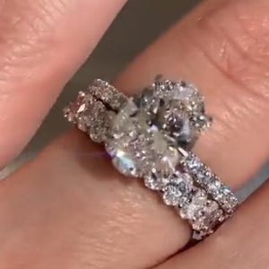 2.5CT Oval Cut Moissanite Engagement Ring Set 14K Gold Moissanite Bridal Ring Set For Her Wedding Ring Set Promise Ring with Matching Band