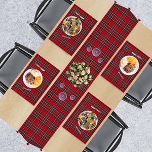 Tartan Table Runner with Placemats Set – 180x35cm Table runner elegantly styled with tassels and 4 Placemats – Gentle feel fabric, Washable