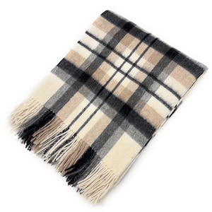 Manta Macduff de lana de cordero 100 % natural: manta escocesa grande, suave y lujosa de 145 x 194 cm.