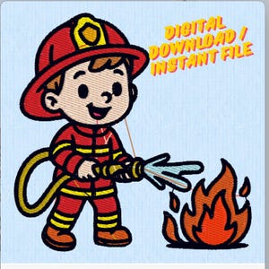 Può includere: Design ricamato di un pompiere dei cartoni animati con elmetto e uniforme rossi, che tiene in mano un tubo e spruzza acqua su un fuoco. Il testo "DIGITAL DOWNLOAD / INSTANT FILE" è giallo. Il design è su sfondo azzurro.