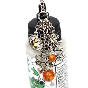 Convertible Craft Dangle - Winnie de Poeh, honing en bijen - Scissor of Glue Fob