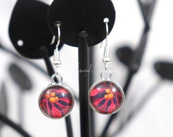 Glass dome art earrings - Poinsettia