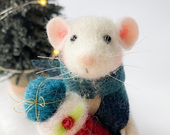Needle Felted Mouse with Christmas gift - Needle felted mouse , needle felted animal , Christmas gift , Christmas mouse