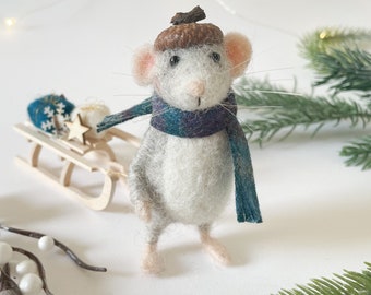 Needle Felted Mouse with Wooden sleigh- Needle felted mouse , needle felted animal , Christmas gift , Christmas mouse , Christmas decor