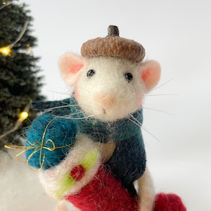 Needle Felted Mouse with Christmas gift - Needle felted mouse , needle felted animal , Christmas gift , Christmas mouse , Christmas