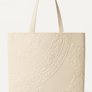 Handmade Quilted Tote Bag • Upcycled Blanket & Vintage Lining • One-of-a-Kind Sustainable Bag with Magnetic Closure