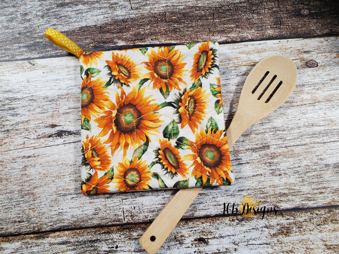 ITH Potholder in the Hoop Machine Embroidery Hexagon Quilting Potholder